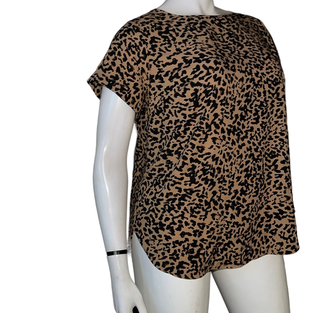 Ava & Viv Leopard Print Buttoned Back Blouse - image 4